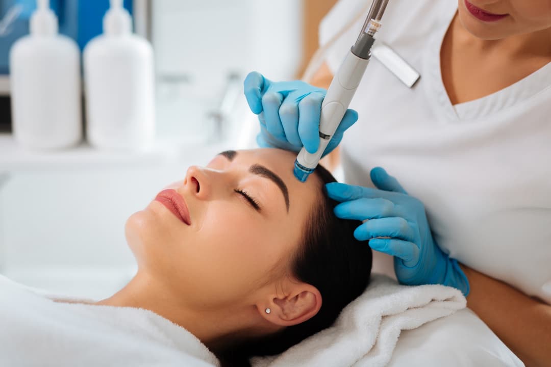 Hydrofacial treatment system for gentle skin resurfacing and pore improvement